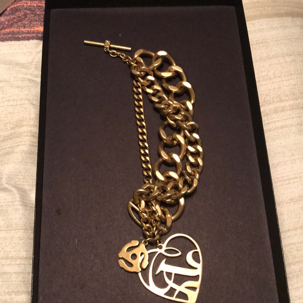 Chunky gold bracelet